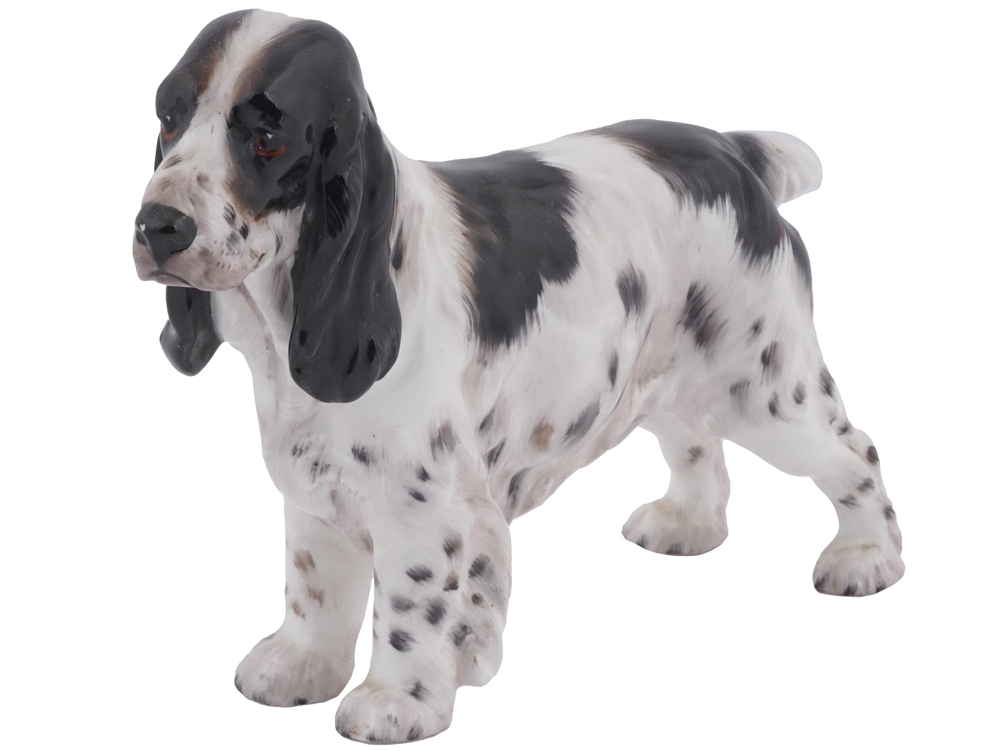 ENGLISH ROYAL DOULTON PORCELAIN FIGURINE OF A DOG PIC-0